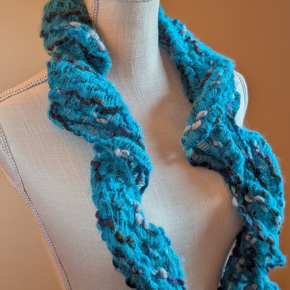 Elegant Blue Ruffled Scarf - Picture 2 of 7